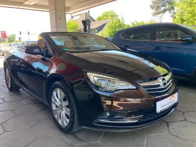 Gebraucht Opel Cascada Innovation 165 PS (121 kW) 2014 Braun Cabrio