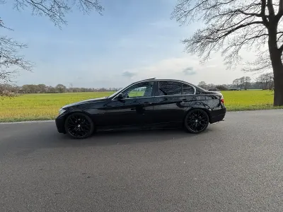Gebraucht BMW 325 Performance 218 PS (160 kW) 2004 Schwarz Limousine