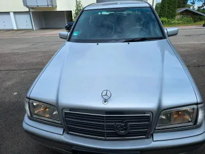 Gebraucht Mercedes C220 125 PS (91 kW) 1998 Silber Limousine