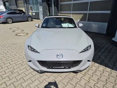Neu Mazda MX5 Exclusive-Line 132 PS (97 kW) 2025 Schwarz Cabrio