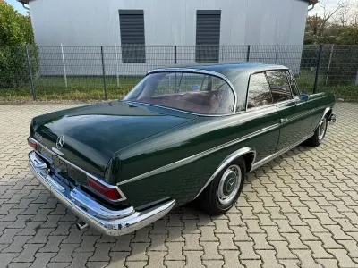 Gebraucht Mercedes 220 120 PS (88 kW) 1962 Grün Coupé