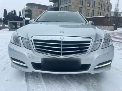 Gebraucht Mercedes E250 Avantgarde 204 PS (150 kW) 2011 Silber Kombi
