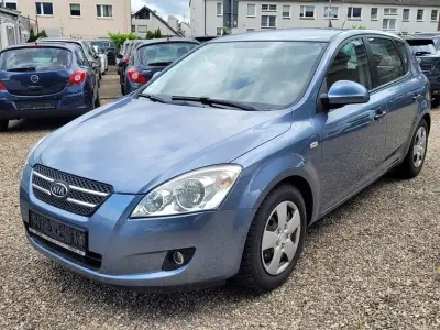 Gebraucht Kia Ceed 109 PS (80 kW) 2008 Blau Kleinwagen