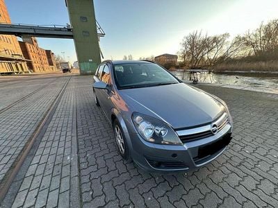 Grau Gebraucht 2006 Opel Astra Kombi | 950 € (Guter Preis)