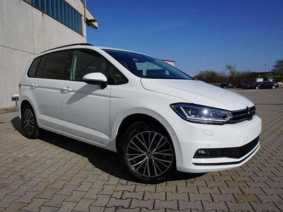 Neu VW Touran 150 PS (110 kW) 2026 Pure weiß Van / Kleinbus