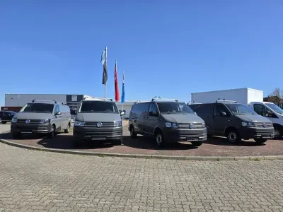 Gebraucht VW Transporter 84 PS (61 kW) 2018 Grau Van
