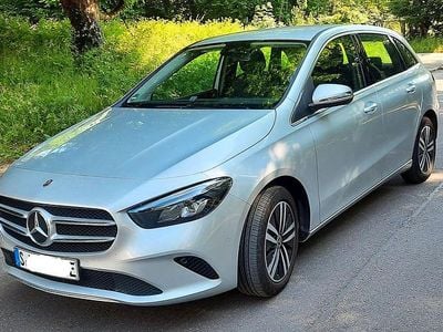 Silber Gebraucht 2022 Mercedes B250e Progressive Van / Kleinbus | 25.400 € (Fairer Preis)