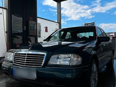 Grün Gebraucht 1994 Mercedes C180 Elegance Limousine | 4.500 €