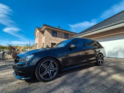 Używany Mercedes C63 AMG AMG 457 KM (336 kW) 2011 Czarny Kombi