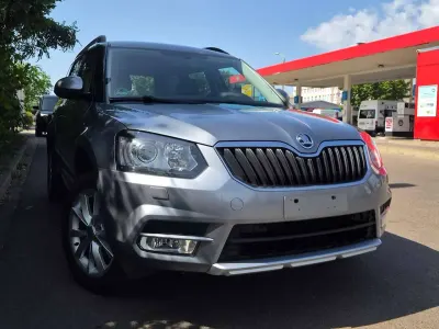Gebraucht Skoda Yeti Joy 125 PS (91 kW) 2016 Silber SUV