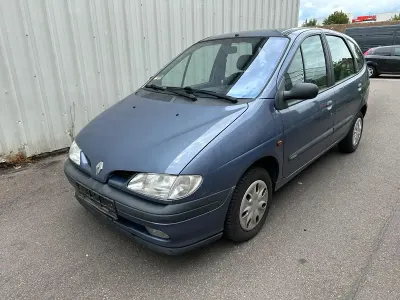 Gebraucht Renault Scénic 90 PS (66 kW) 1999 Violet Van / Kleinbus