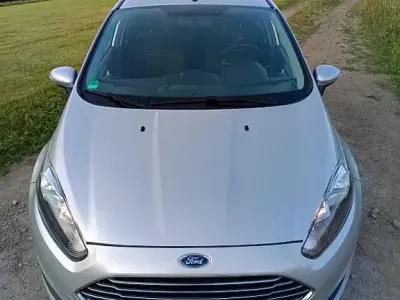 Gebraucht Ford Fiesta Cool & Sound Edition 95 PS (69 kW) 2014 Silber Kleinwagen