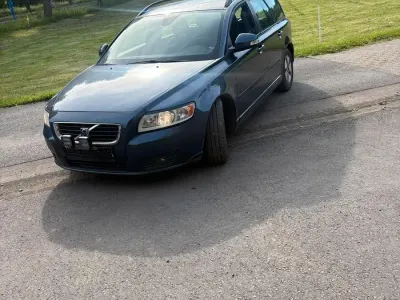 Gebraucht Volvo V50 110 PS (80 kW) 2010 Blau Kombi