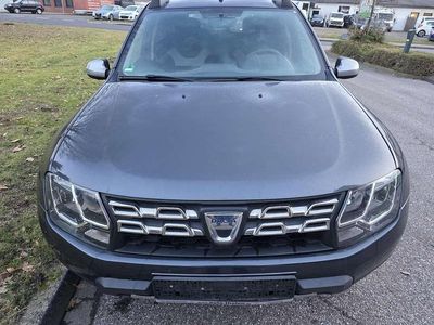 Grau "comete" Gebraucht 2017 Dacia Duster Basis SUV | 8.900 €