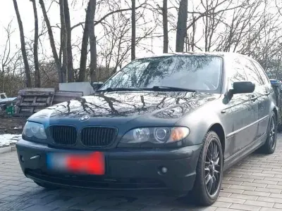 Gebraucht BMW 330 240 PS (176 kW) 2004 Grün Kombi