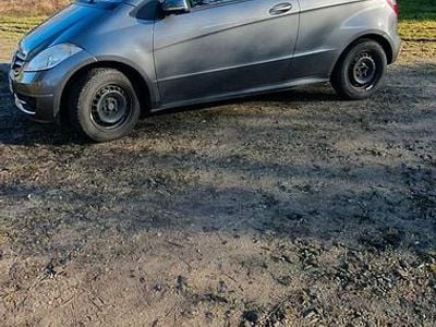 Grau Gebraucht 2025 Mercedes A150 Kleinwagen | 2.650 €