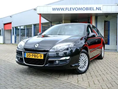 Gebraucht Renault Laguna III Expression 140 PS (102 kW) 2011 Schwarz Limousine