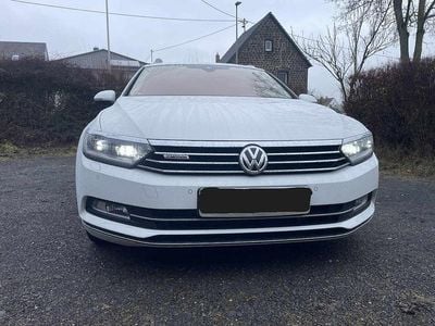 Gebraucht VW Passat 190 PS (139 kW) 2016 Weiß Kombi