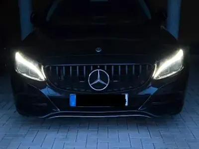 Używany Mercedes 200 136 KM (100 kW) 2014 Czarny Sedan/Limuzyna