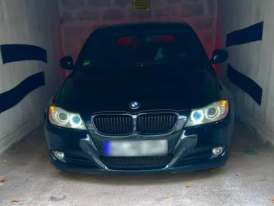 Gebraucht BMW 320 177 PS (130 kW) 2010 Schwarz Kombi