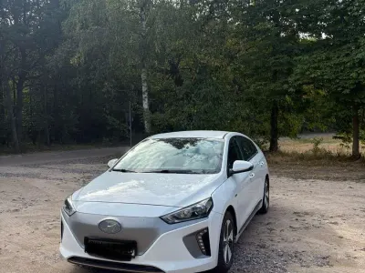 Gebraucht Hyundai Ioniq Trend 88 kW (120 PS) 2018 Weiß Kleinwagen