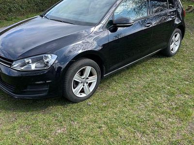 Gebraucht VW Golf VII Comfortline 125 PS (91 kW) 2014 Schwarz Limousine