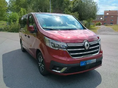 Gebraucht Renault Trafic 150 PS (110 kW) 2023 Rot Van / Kleinbus