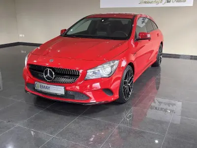 Gebraucht Mercedes CLA220 Shooting Brake 184 PS (135 kW) 2018 Rot Kombi