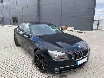 Second-hand BMW 740 326 CP (239 kW) 2011 Negru Berlinǎ
