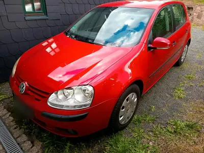 Gebraucht VW Golf V 75 PS (55 kW) 2005 Rot Kleinwagen