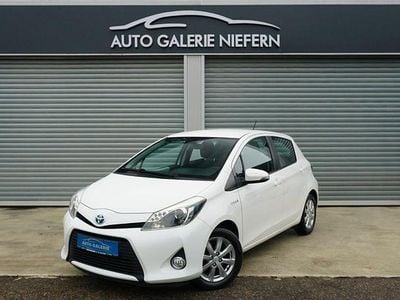 Gebraucht Toyota Yaris Hybrid Life 75 PS (55 kW) 2013 Weiß Kleinwagen