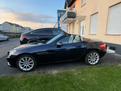 Second-hand Mercedes SLK200 193 CP (141 kW) 2013 Albastru Cabrio
