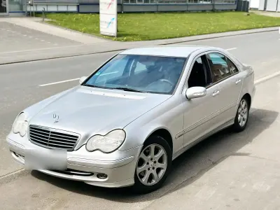 Gebraucht Mercedes C180 2001 Silber Limousine