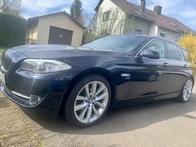 Gebraucht BMW 530 Luxury Line 258 PS (189 kW) 2012 Blau Kombi