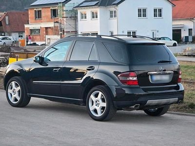 Gebraucht Mercedes ML320 230 PS (169 kW) 2007 Schwarz SUV