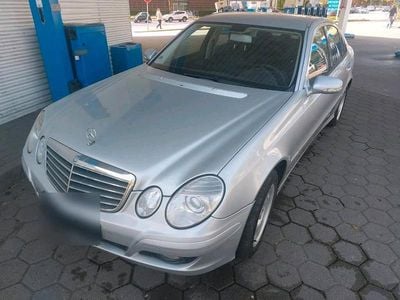 Gebraucht Mercedes E220 170 PS (125 kW) 2007 Silber Limousine