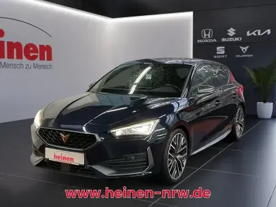 Używany Cupra Leon VZ 300 KM (220 kW) 2022 Niebieski Sedan/Limuzyna
