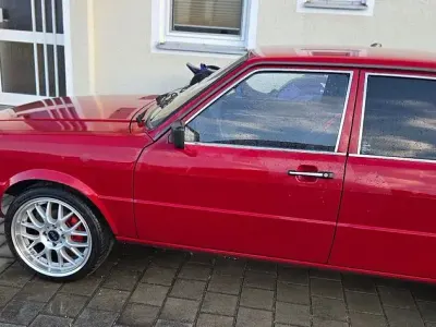 Używany Audi 80 Design 90 KM (66 kW) 1983 Czerwony Sedan/Limuzyna