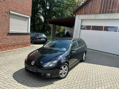 Gebraucht VW Golf VII Match 122 PS (89 kW) 2012 Deep black perleffekt Kombi