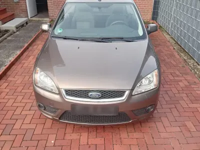 Gebraucht Ford Focus Cabriolet 101 PS (74 kW) 2008 Braun Cabrio
