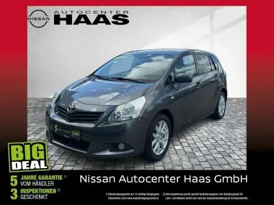 Gebraucht Toyota Verso Travel 147 PS (108 kW) 2012 Grey metallic Van / Kleinbus