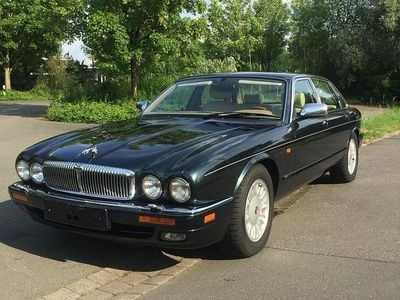 Grün Gebraucht 1996 Daimler Double Six Serie 1 Limousine | 18.300 €