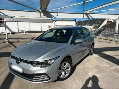 Gebraucht VW Golf VIII 110 PS (80 kW) 2020 Silber Limousine