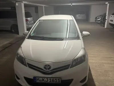 Brugt Toyota Yaris Life 69 HK (50 kW) 2013 Hvid Hatchback