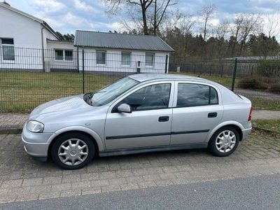 Second-hand Opel Astra 100 CP (73 kW) 2002 Argintiu Berlinǎ