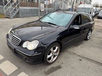 Schwarz Gebraucht 2007 Mercedes C230 Limousine | 2.450 €