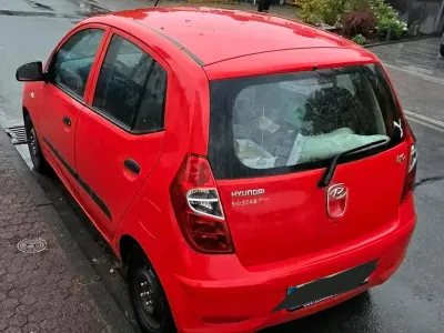 Gebraucht Hyundai i10 Edition 69 PS (50 kW) 2013 Rot Kleinwagen