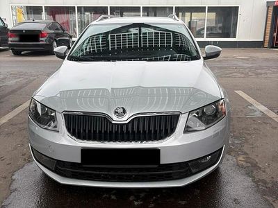 Gebraucht Skoda Octavia 150 PS (110 kW) 2015 Silber Kleinwagen