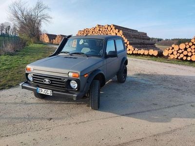 Second-hand Lada niva 83 CP (61 kW) 2021 Gri SUV