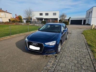 Gebraucht Audi A4 150 PS (110 kW) 2016 Blau Kombi